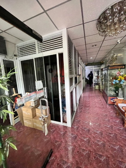 picture Ground Floor 80 sqm. on Sukhumvit Road between BTS Thonglor-PhromPhong - 2/4