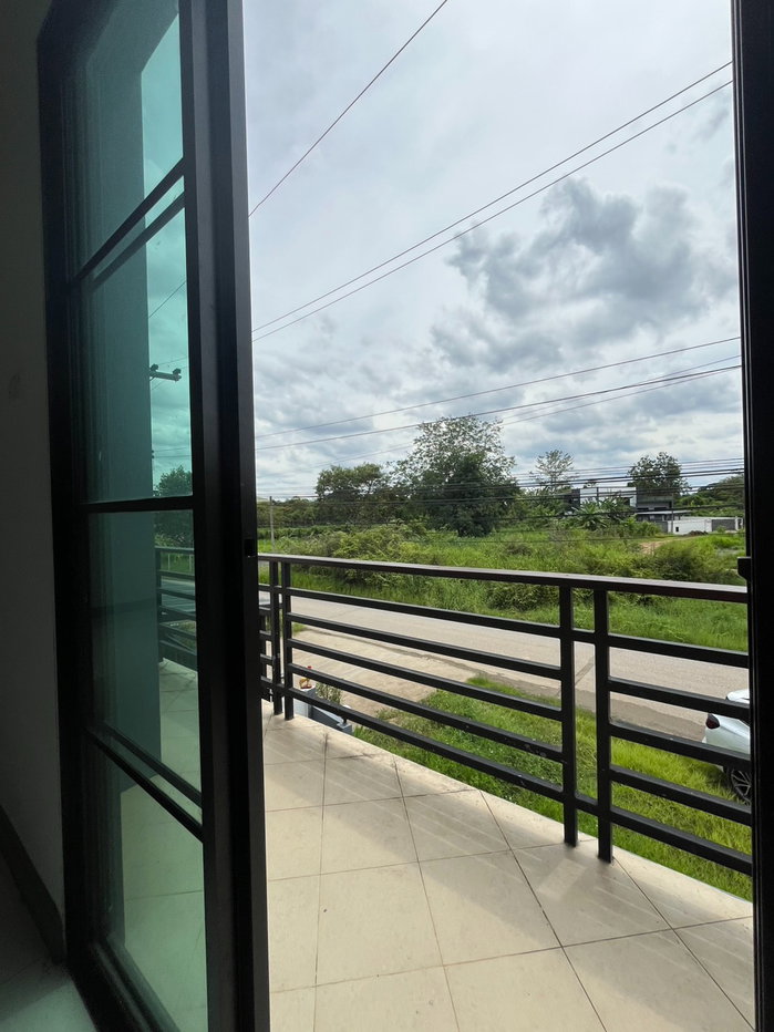 รูป ขายบ้านเดี่ยว 2 ชั้น บ้านพร้อมอยู่ ทำเลชานเมือง บรรยากาศเงียบสงบ เดินทางสะดวก ใกล้ตลาด ห้างสรรพสินค้า และโรงเรียนนานาชาติ  #C5MG100781 - รูปที่ 17/22