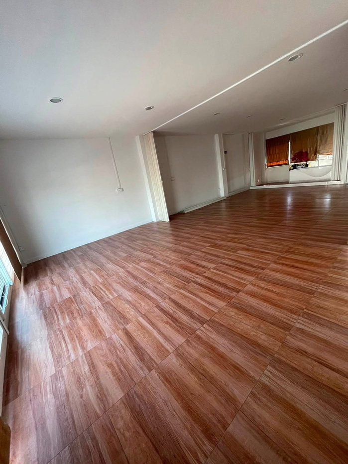 รูป 🏡✨ บ้านเดี่ยวให้เช่า ลาดสวาย ลำลูกกา คลอง 4 7 ห้องนอน 6 ห้องน้ำ หลังแรกติดตลาดลาดสวาย ✅ รับจดทะเบียนบริษัท - รูปที่ 9/15