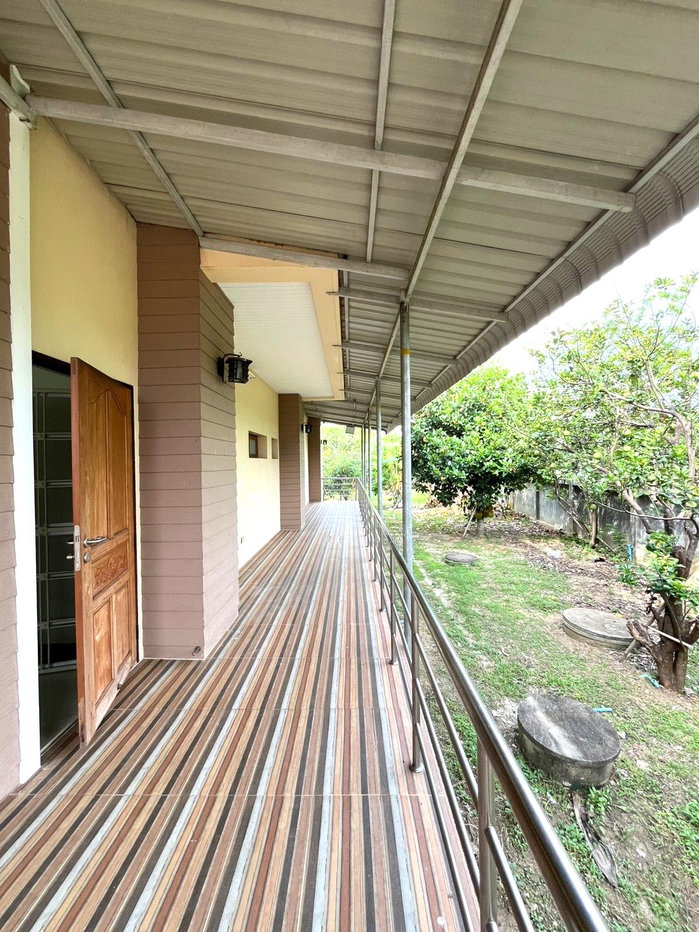 picture Spacious 2-Storey Detached House for Rent with Garden and Countryside Views - 28/30