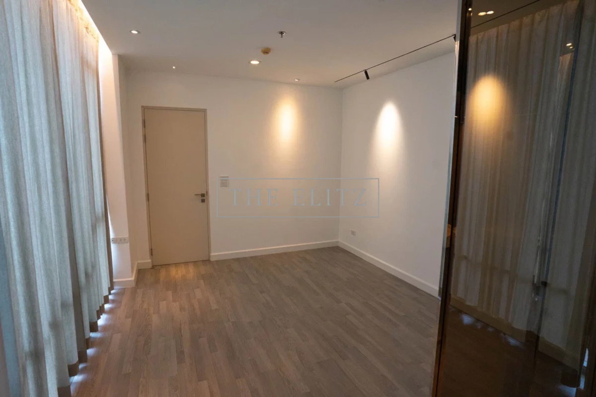 รูป ✨ THE VIP PRIVATE SANCTUARY! HIGH-END HIGH-RISE FOR RENT – 0 STEPS TO THE BTS & ONLY 2 STATIONS FROM SATHORN! ✨ - รูปที่ 3/19