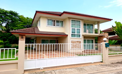 บ้านเดี่ยว สวนน้ำแสปลชฟัน พิษณุโลก : ขายด่วน หมู่บ้านแลนดี้โฮม นครสวรรค์ เนื้อที่ใหญ่ 114 ตร.ว.    ลดพิเศษ เหลือเพียง 3.5 ล้าน
