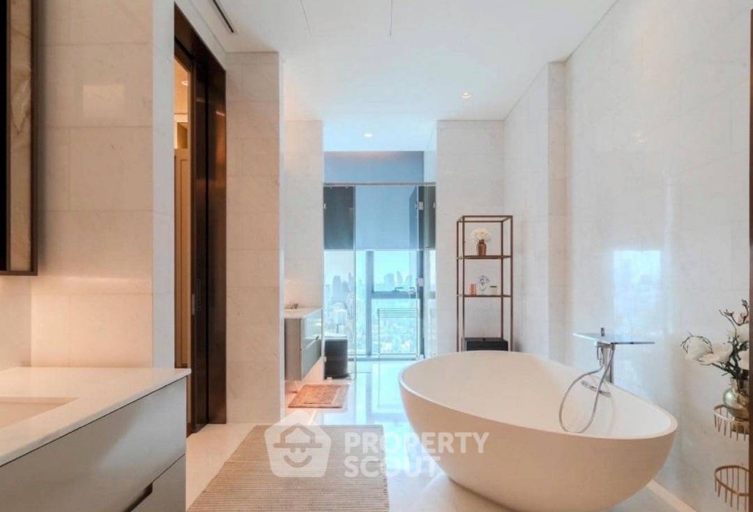 รูป คอนโดมิเนียม 4 ห้องนอน ขาย The Residences at Sindhorn Kempinski ใกล้ BTS ราชดำริ (ID 3043584) - รูปที่ 3/6