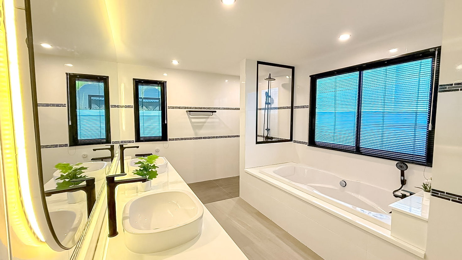 picture Luxury Pool Villa for Sale Thung Klom Tan Man East Pattaya - 6/12