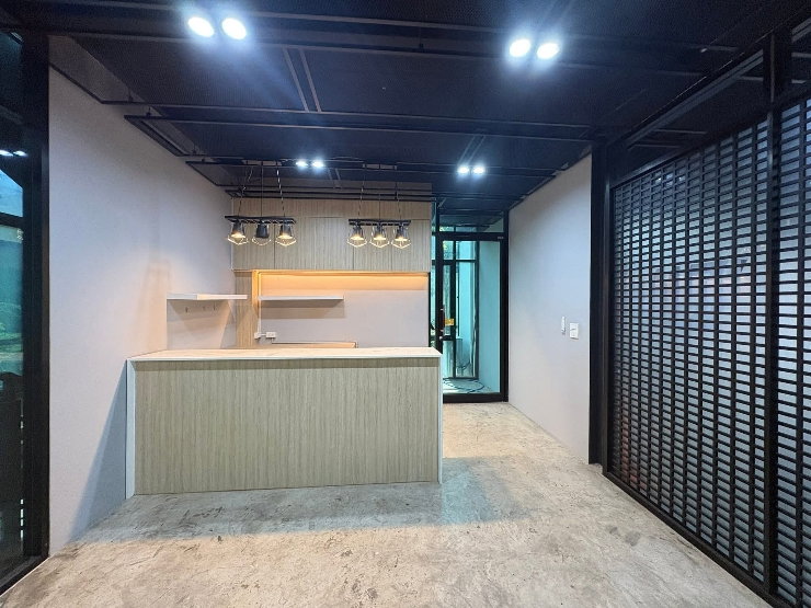 picture ðĢðĢFor rent Garden Office & Waterfront Space 3-stories Sukhumvit 105 (Typing 0974164645, Line: JKJK4645 instead of clicking the blue/green button) - 12/37