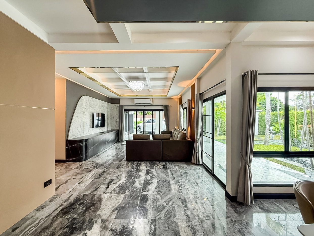 รูป Pool Villa for Sale East Pattaya 4 Bedroom Investment Opportunity - รูปที่ 4/21