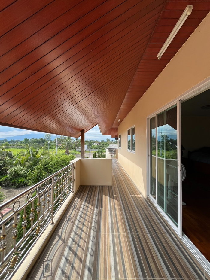 picture Spacious 2-Storey Detached House for Rent with Garden and Countryside Views - 18/30