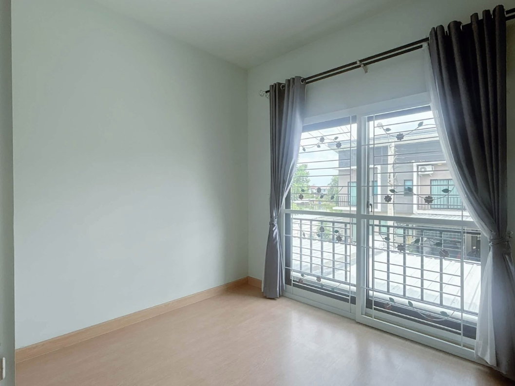 รูป 🏡✨ ทาวน์โฮมให้เช่า เดอะคัลเลอร์ บางนา–วงแหวน 3  3 ห้องนอน 2 ห้องน้ำ ใกล้ Mega Bangna ✨เลี้ยงสัตว์ได้ 🐶🐱 - รูปที่ 10/15