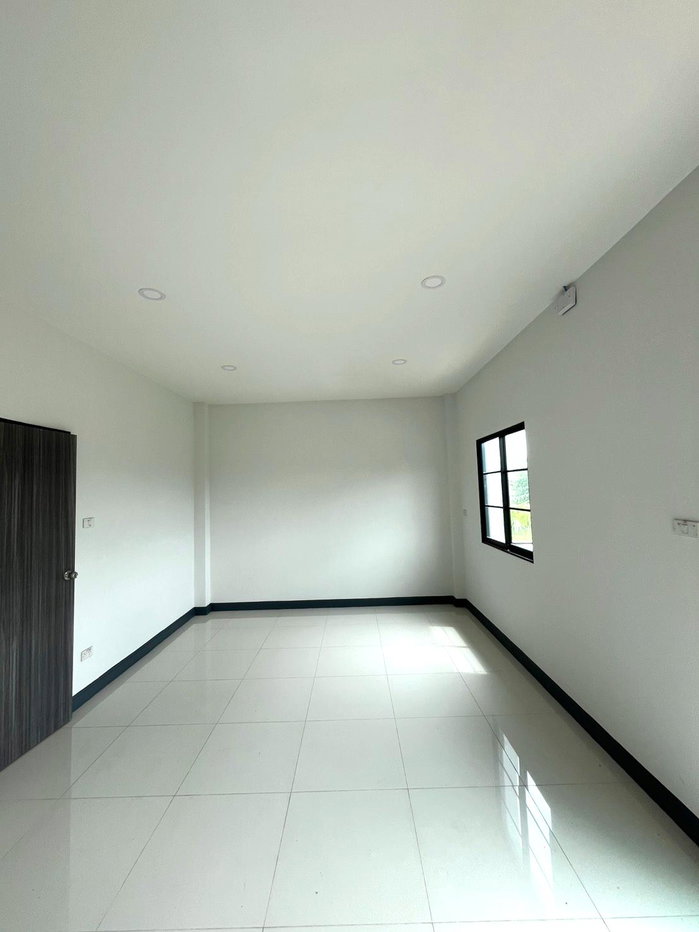 รูป ขายบ้านเดี่ยว 2 ชั้น บ้านพร้อมอยู่ ทำเลชานเมือง บรรยากาศเงียบสงบ เดินทางสะดวก ใกล้ตลาด ห้างสรรพสินค้า และโรงเรียนนานาชาติ  #C5MG100781 - รูปที่ 10/22