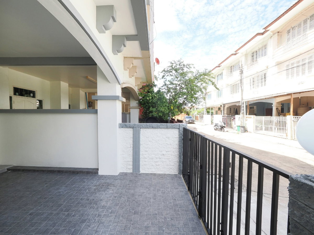 รูป ขายทาวน์เฮ้าส์ 3.5 ชั้น ม.สรานนท์ 18 ตร.ว. 4นอน 3น้ำ [ติวานนท์-ปากเกร็ด] ขาย 2.88 ล้านบาท - รูปที่ 3/56