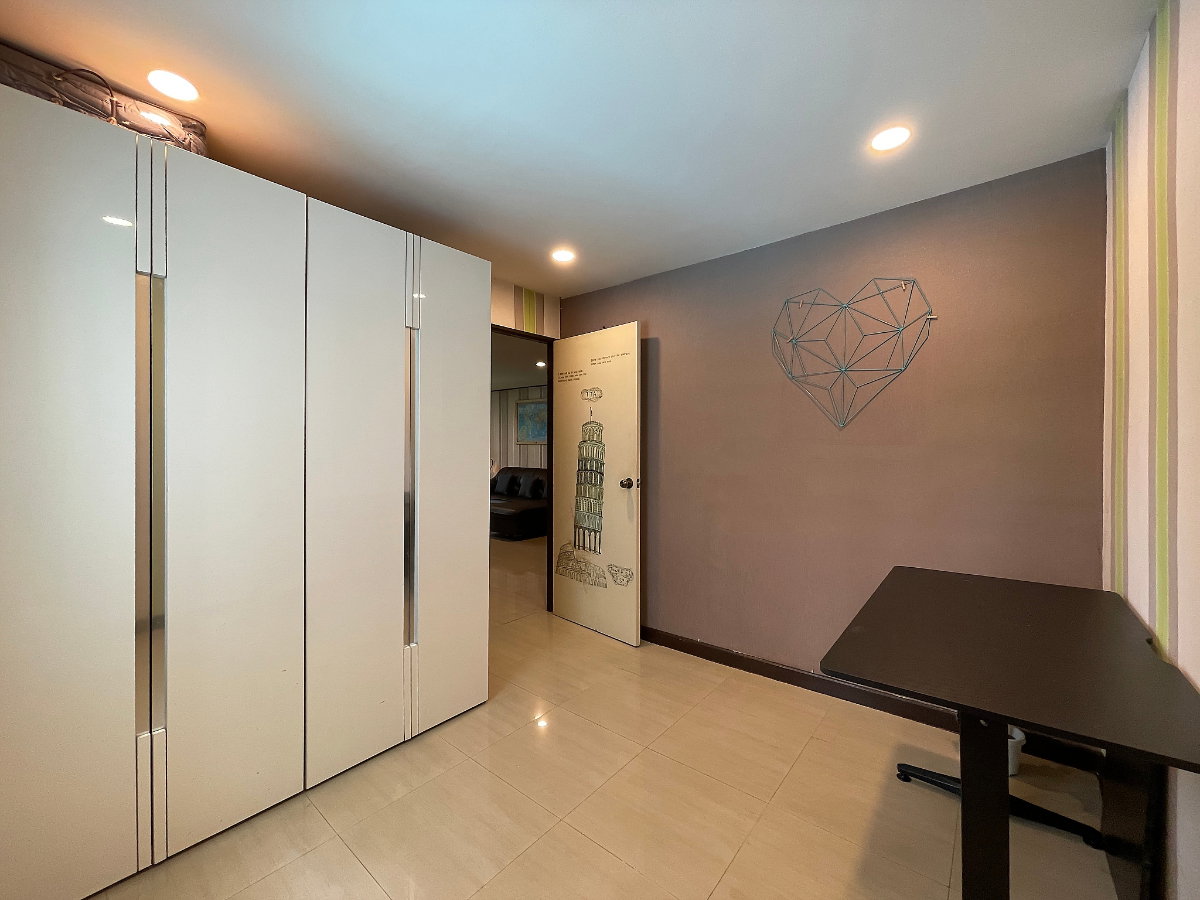 picture 🏡 Spacious 2-Bedroom Condo with Pool Views at Waterford Park Rama 4 - 24/38