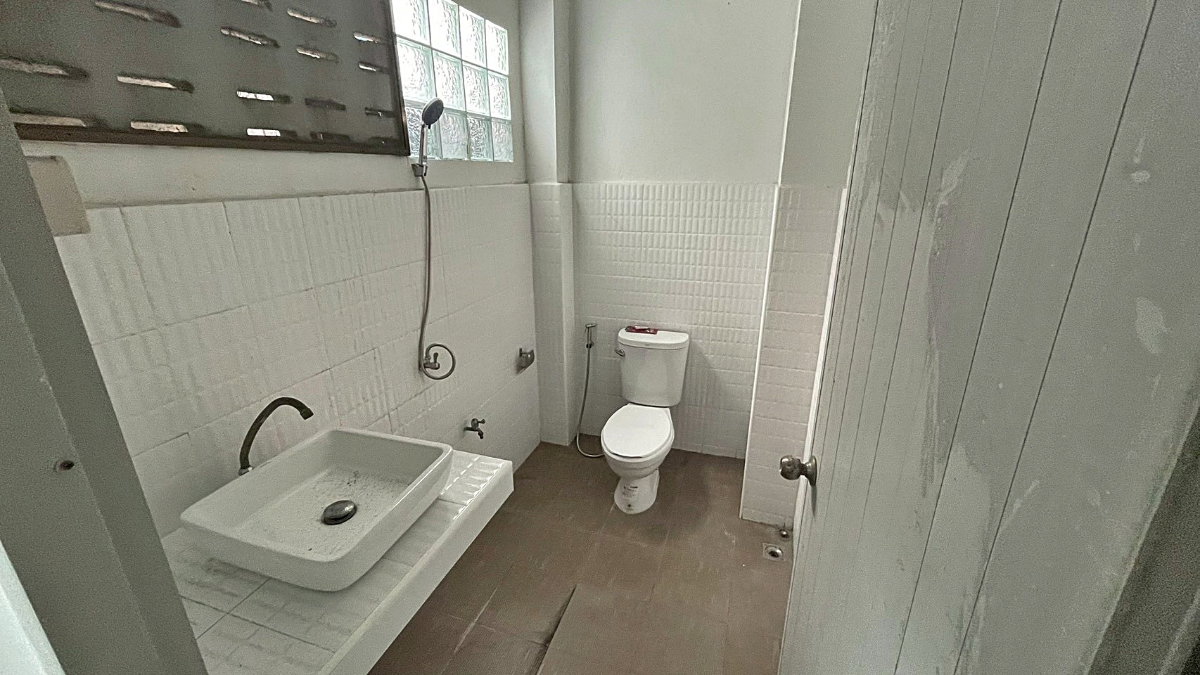 picture Home office for rent at On Nut 20 Sukhumvit 77 - 7/24