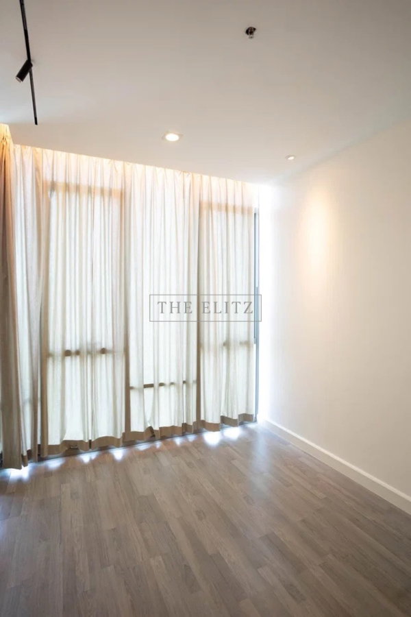 รูป ✨ THE VIP PRIVATE SANCTUARY! HIGH-END HIGH-RISE FOR RENT – 0 STEPS TO THE BTS & ONLY 2 STATIONS FROM SATHORN! ✨ - รูปที่ 4/19