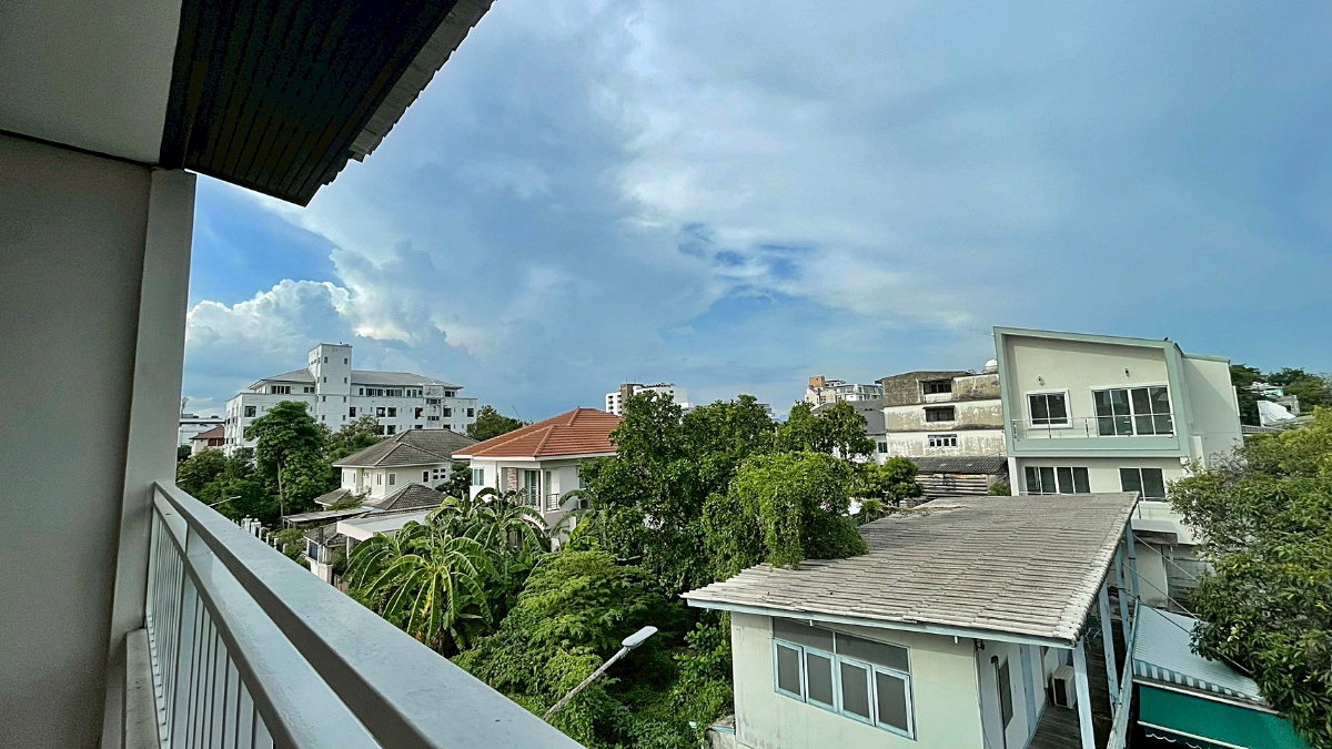 picture Home office for rent at On Nut 20 Sukhumvit 77 - 23/24