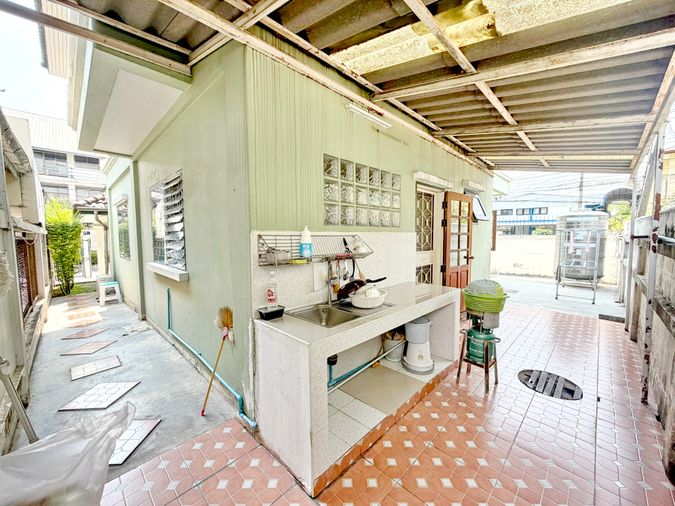 4-bed house for sale, 235.8 sqm, 53.6 sq wah, Huai Khwang