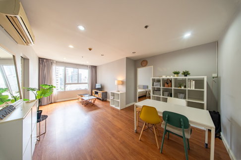 Large 52.24 SqM Condo in Sukhumvit 26, 16.05% Below Market Price - U1696954