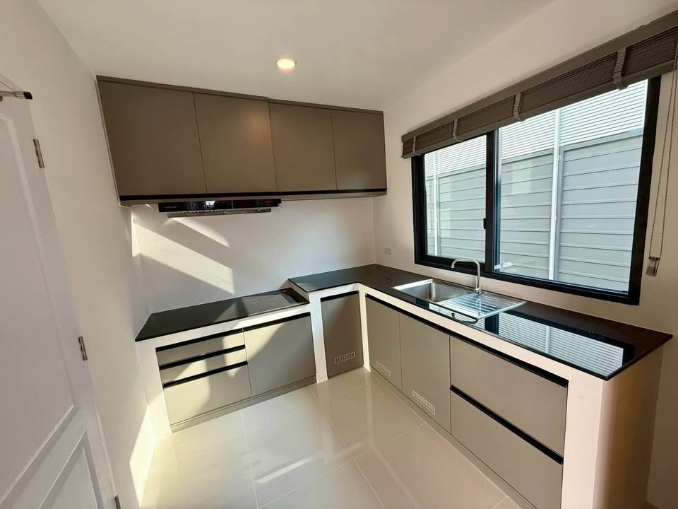 รูป HR3566ให้เช่าบ้านเดี่ยวหรูหลังใหญ่ 85 ตร.ว. CENTRO วิภาวดี ใกล้สนามบินดอนเมือง & รร.นานาชาติ Harrow บ้านใหม่พร้อมอยู่ มีห้องแม่บ้าน + EV Charger  - รูปที่ 4/46
