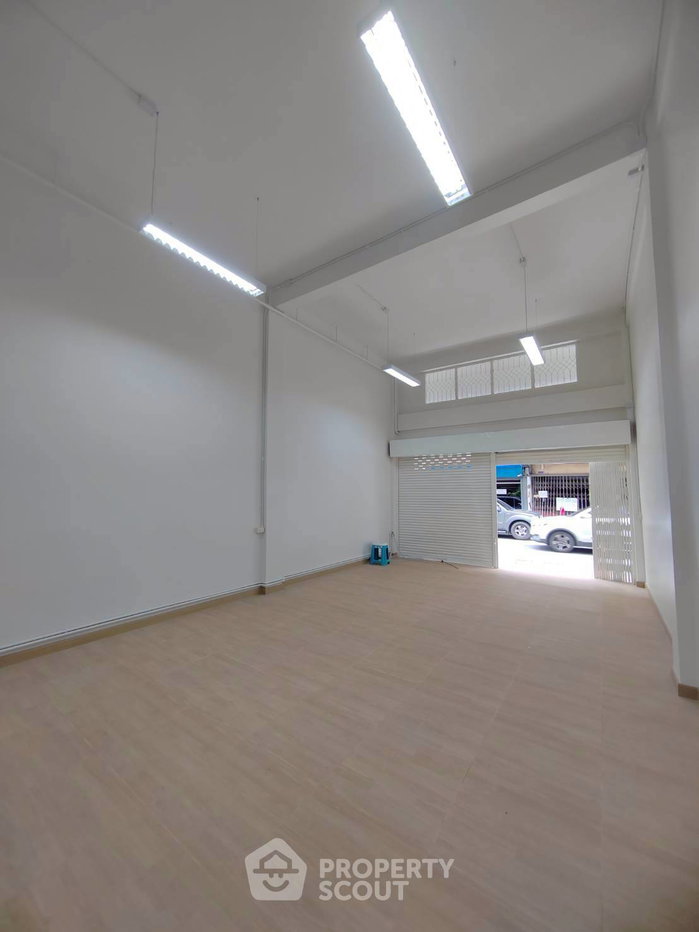 รูป ทาวน์โฮม 4 ห้องนอน ให้เช่า ใกล้ MRT บางซื่อ เขตพญาไท (แสนสไน) (ID 2466949) - รูปที่ 4/13