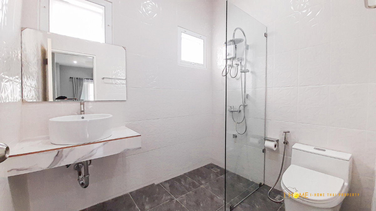picture 2-Storey Detached House for Rent with Private Swimming Pool - 33/42