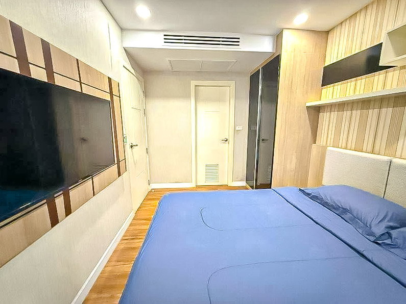 picture Dusit Grand Park 1 Condo for Sale 1Bedroom City & Pool View - 3/6