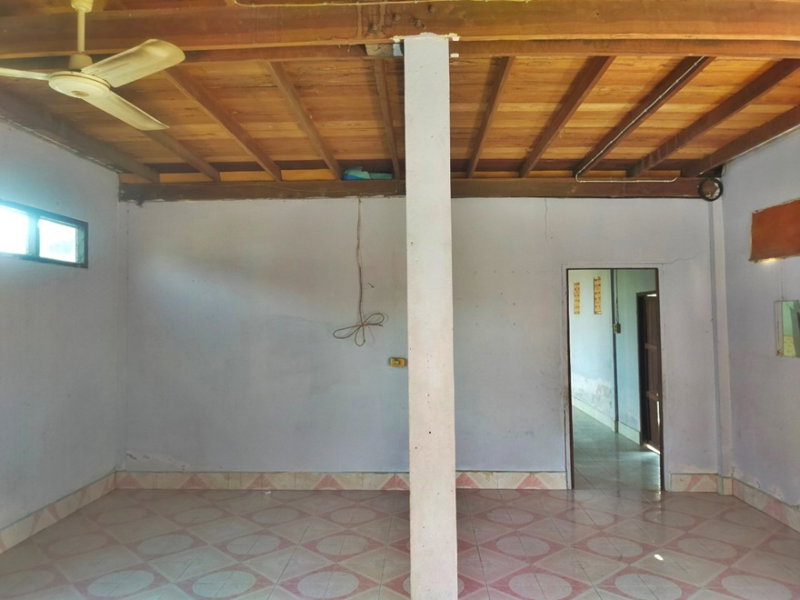รูป AL-7-0237|บ้านพักอาศัยครึ่งตึกครึ่งไม้ 2 ชั้น 4 หมู่ 13 บ้านล้อมไผ่-บ้านโคกกุง ต. ศรีสุข อ.สีชมพู จ.ขอนแก่น (ราคา 480,000  บาท)  - รูปที่ 5/14