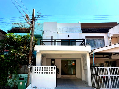 ทาวน์โฮม บางบัวทอง นนทบุรี : 🚈 ขายด่วน! ทาวน์เฮาส์ 2 ชั้น 🏡 หมู่บ้านร่มรื่นวิลล์ 4 (Muban Romruen Ville 4) | ใกล้ MRT สามแยกบางใหญ่