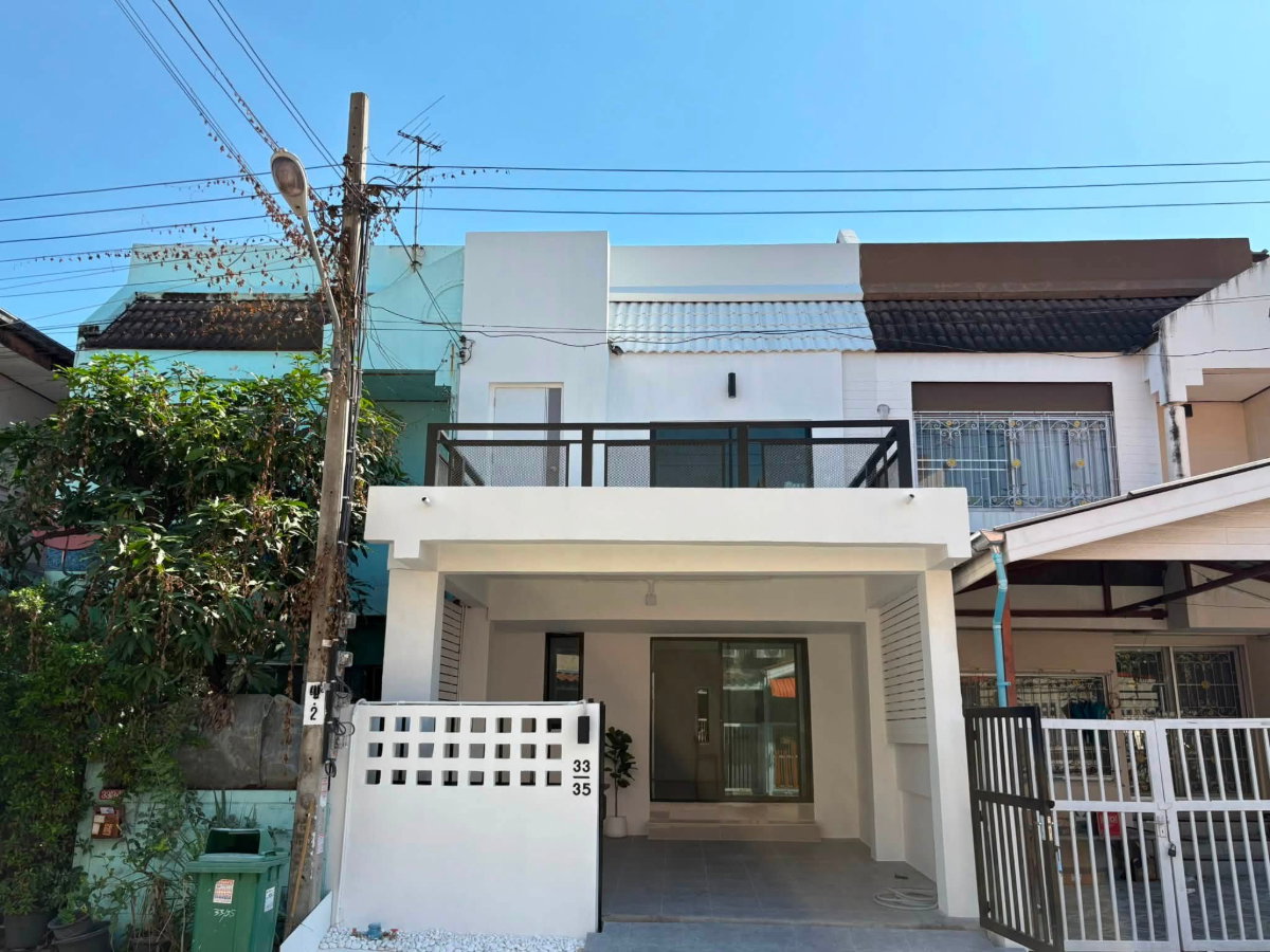 รูป 🚈 ขายด่วน! ทาวน์เฮาส์ 2 ชั้น 🏡 หมู่บ้านร่มรื่นวิลล์ 4 (Muban Romruen Ville 4) | ใกล้ MRT สามแยกบางใหญ่ - รูปที่ 1/19