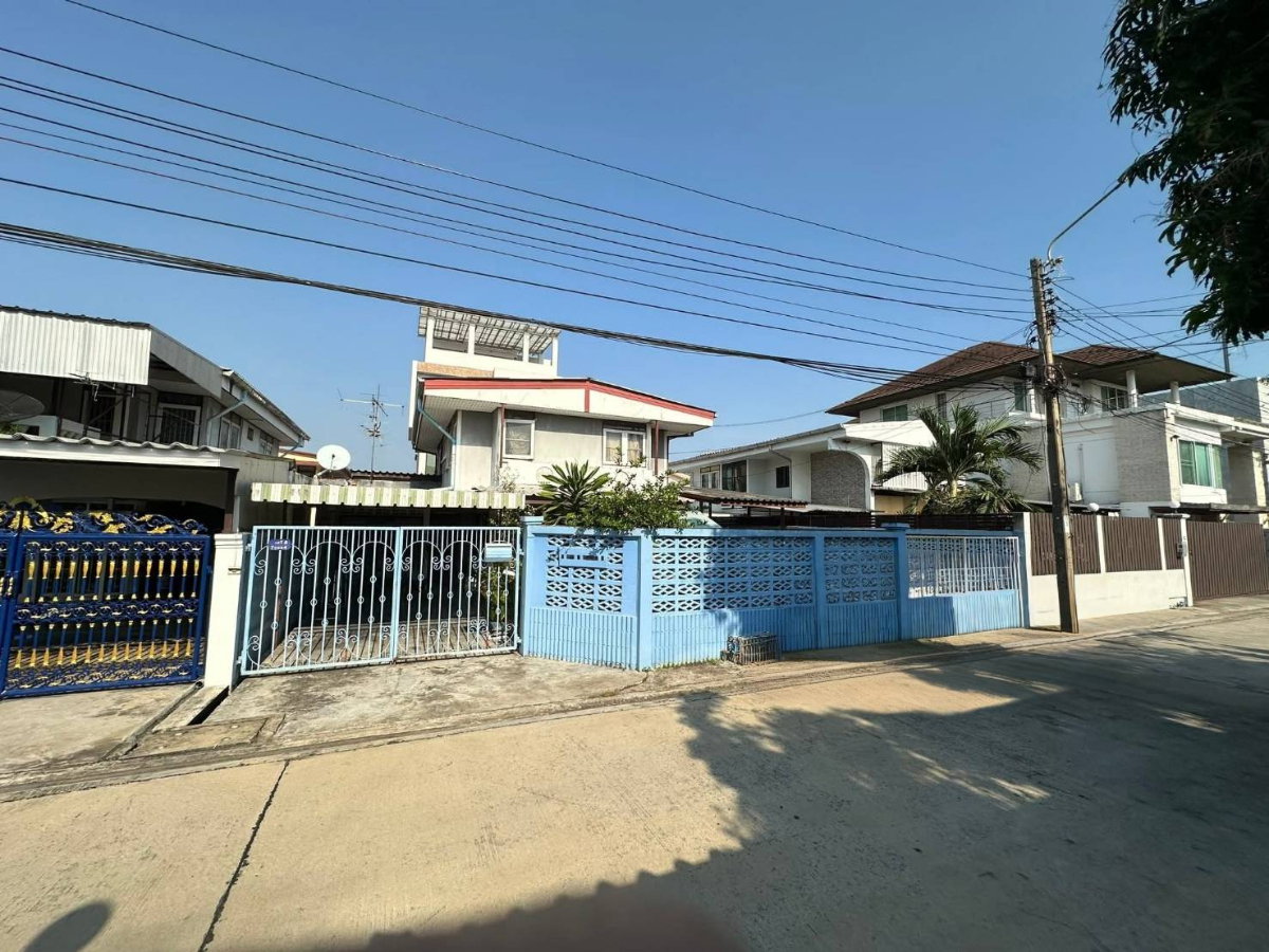 รูป ขายบ้านเดี่ยว หมู่บ้านเสรี พระราม 9 ที่ดิน 74 ตร.ว 5 ห้องนอน ใกล้ เดอะไนน์ ใกล้ ม.รามคำแหง ถนนกว้างน่าอยู่ ใกล้ The nine rama9 มอเตอร์เวย์ สุขุมวิท - รูปที่ 3/3