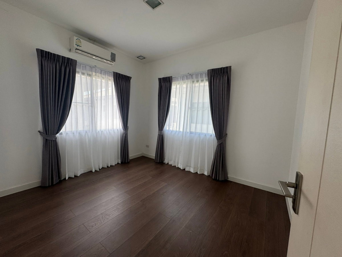 รูป HR3563ให้เช่าบ้านเดี่ยว มัณฑนา ศรีนครินทร์-บางนา (Mantana Srinakarin-Bangna) ใกล้ BTS สำโรง & MRT ศรีด่าน หน้าบ้านหันทิศใต้รับลมดีเยี่ยม - รูปที่ 10/12