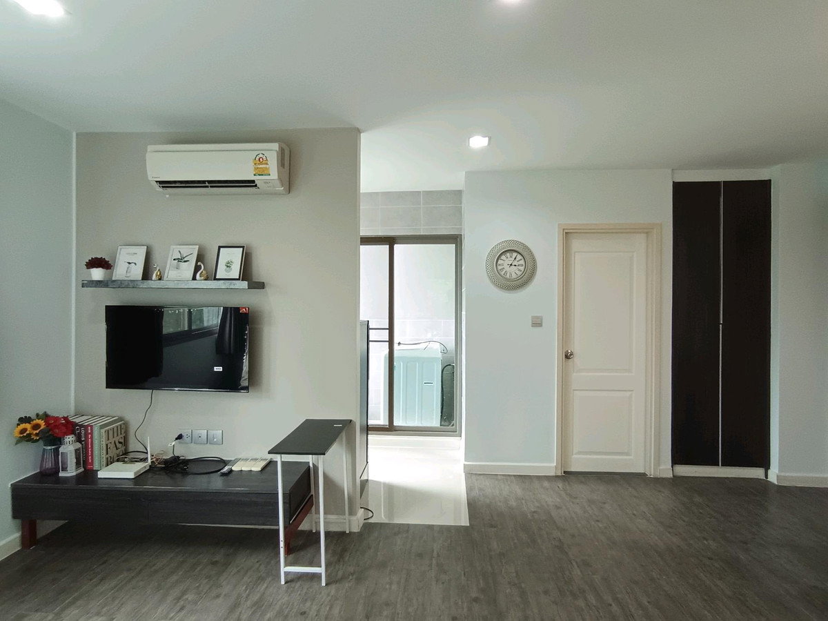 picture 🔥 B Campus - Large 2-bedroom unit for only 15,000 THB! ✨ 47 sq.m., 3rd floor. Close to universities, convenient transportation, ready to move in. 🏙️ - 8/20