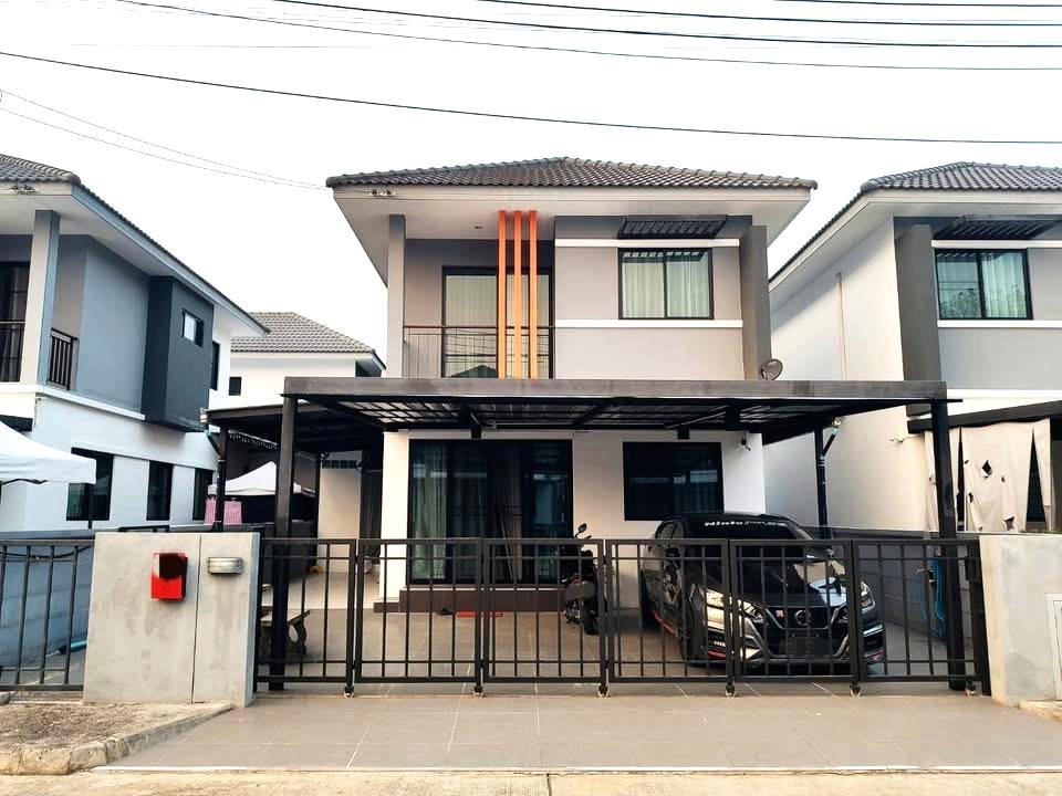 รูป ขายบ้านเดี่ยว 2 ชั้น ในโครงการ บ้านมือสองสภาพใหม่ พร้อมเข้าอยู่ ทำเลชานเมือง  #CSS101914 - รูปที่ 1/23