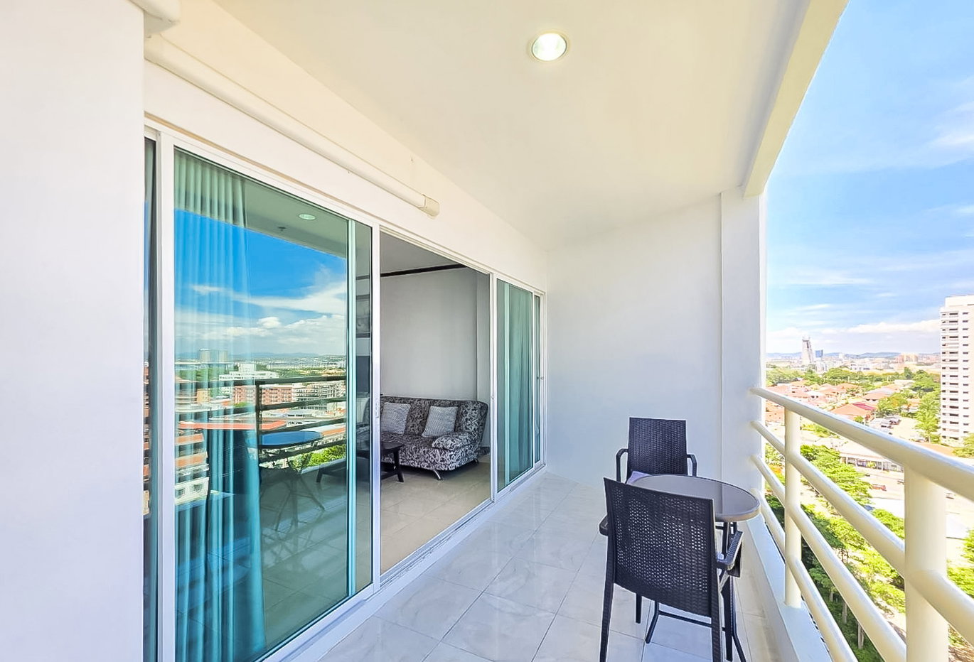รูป View Talay 5D Jomtien Sea View Condo for Sale - รูปที่ 9/12