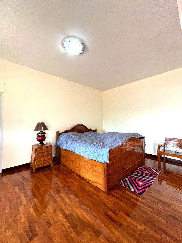 picture Spacious 2-Storey Detached House for Rent with Garden and Countryside Views - 13/30