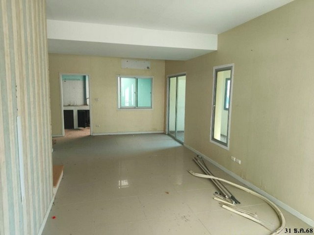 picture FOR SALE  TOWNHOUSE PROPERTY  2209000 BAHT. - 2/8