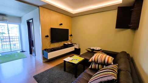Unbeatable Deal! Corner Unit! Fully Furnished with Appliances!   Metro Park Sathorn Condo, 44 SQ.M., Fully Renovated & Built-in! 