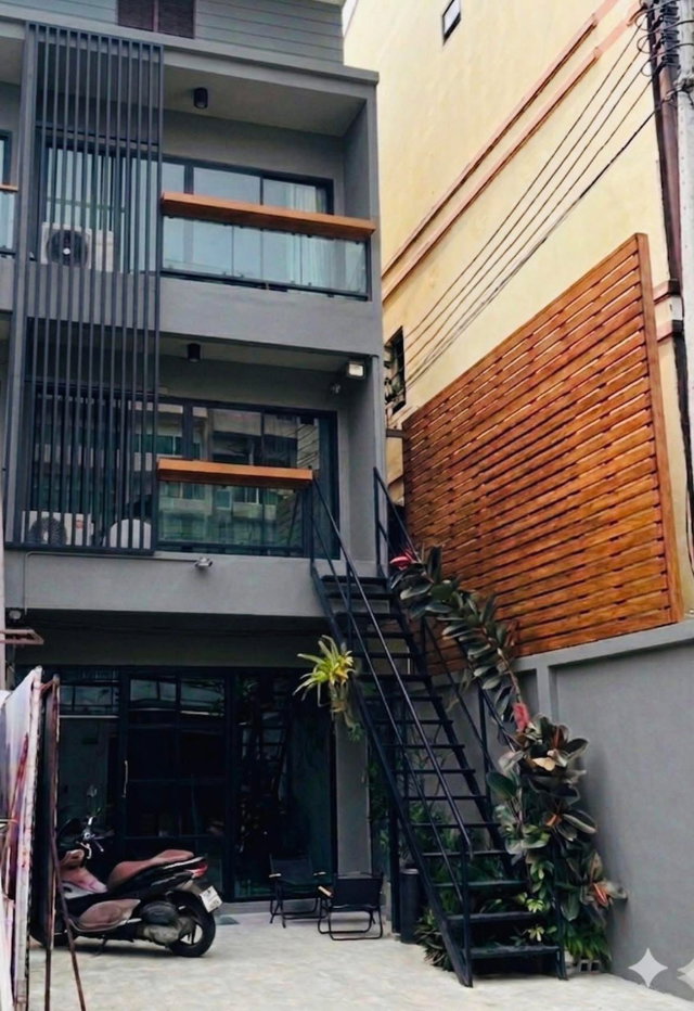 picture For sale, 3-storey commercial building in the economic area, suitable for investment in the city, Chang Phueak, Chiang Mai - SW002503 - 12/48
