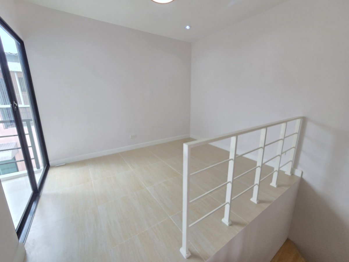 รูป ทาวน์โฮม3ชั้น รีโนเวทใหม่ ทำเลดี หมู่บ้านบ้านกลางเมือง ซอยพหลโยธิน50 แยก11-15-5 แขวงคลองถนน เขตสายไหม ใกล้รถไฟฟ้า - รูปที่ 25/35