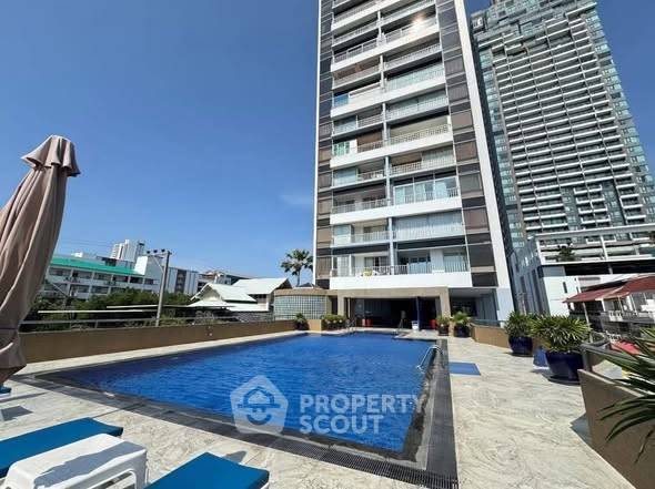picture 3-BR 254 Sqm Condo At Coconut Beach Condominiums, Jomtien Beach (ID 3046255) - 1/16