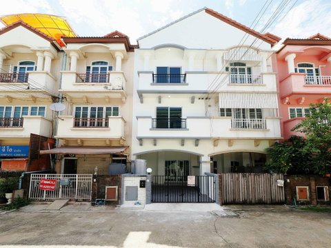 ขายราคาพิเศษ ทาวน์โฮม 3.5 ชั้น ม.สรานนท์ 4ห้องนอน 3ห้องน้ำ [ติวานนท์-ปากเกร็ด] บ้านเลขที่ 78/101 