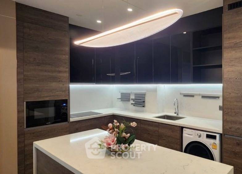 picture Pet-Friendly 2-Bed Condo For Sale At Muniq Langsuan, 9th Floor, BTS Ratchadamri (ID 3043595) - 4/9