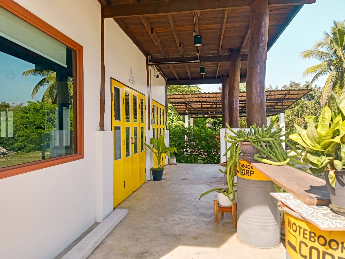 picture A house in a garden, surrounded by rice fields and mountain views, quiet and peaceful. - 6/54