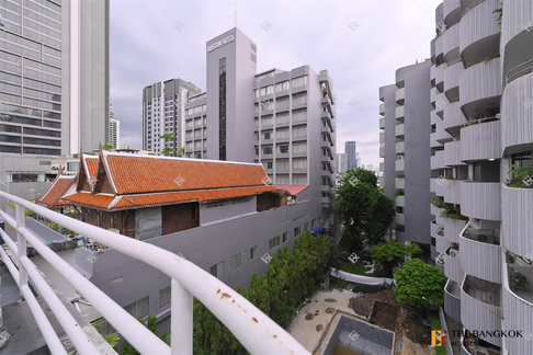 พรีเมียร์ คอนโดมิเนียม ใกล้ BTS สถานีพร้อมพงษ์