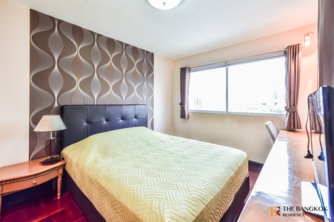 Condo with the Best Location Petch 9 Tower near Airport Rail Link Phaya Thai Station
