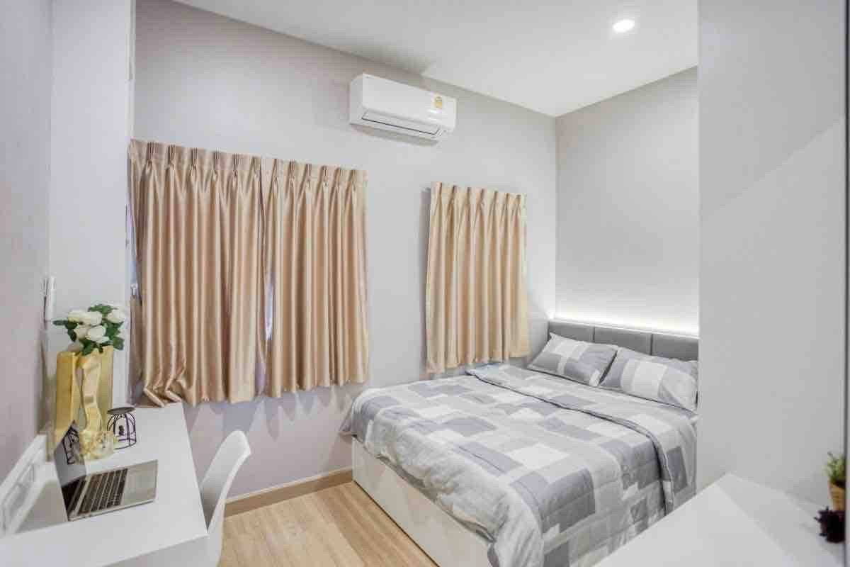 รูป 🏡 ให้เช่าบ้านแฝดสุดหรู Britania วงแหวน–หทัยราษฎร์ 3 ห้องนอน 2 ห้องน้ำ บ้านใหม่ ตกแต่งครบ พร้อมเข้าอยู่ ราคาพิเศษ! รับต่างชาติ - รูปที่ 12/13