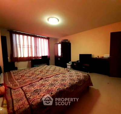 Condos for sale : 2-BR Condo For Sale At The Trio, 14th-Floor, 93 Sqm (ID 3034897)