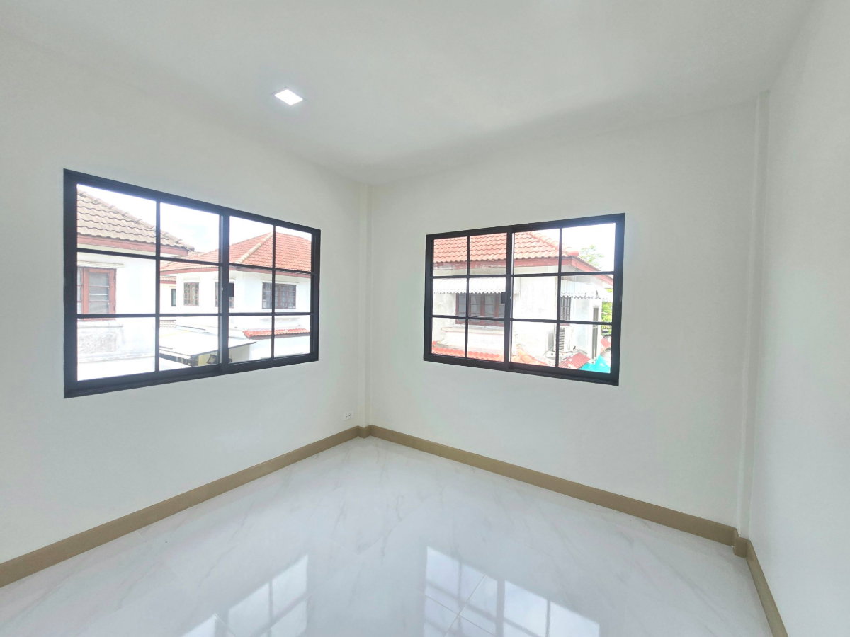รูป บ้านเดี่ยว เนื้อที่เยอะ ทำเลดี กว้างขวาง หมู่บ้าน เคซี.การ์เด้นโฮม18 ถนนนิมิตใหม่40 คลองสามวา แต่งเฟอร์ฯพร้อมอยู่ - รูปที่ 31/35