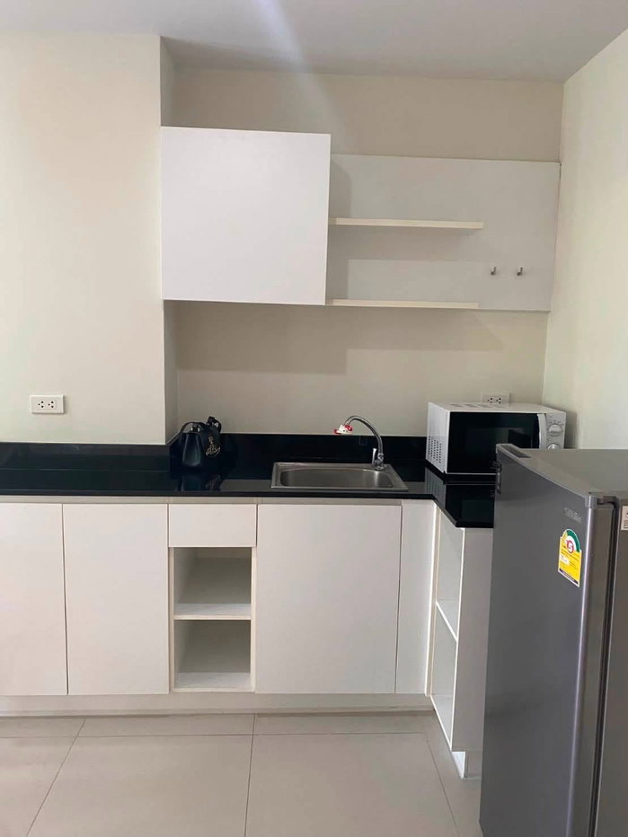 picture We Condo Ekkamai – Ramindra  Corner Unit | Pool View | Near Pink Line MRT | Only THB 9,000/Month  - 5/6