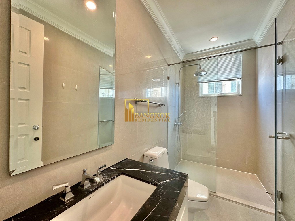 picture Royce Private Residence | Beautiful 4 Bedroom Luxury Condo in Asoke Area - BR3289CD - 31/52