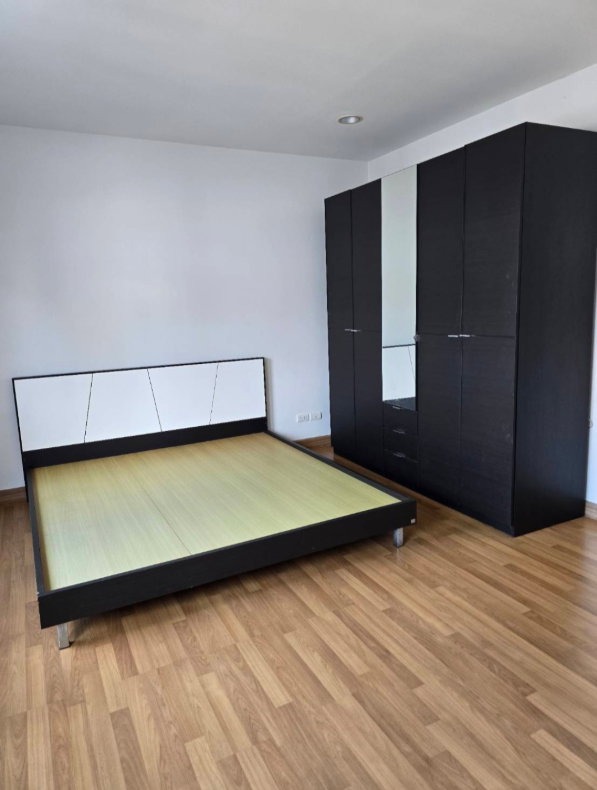 รูป ให้เช่า Townhome พร้อมเฟอร์นิเจอร์ ในหมู่บ้านกลางเมืองพระราม 3-สุขสวัสดิ์  - รูปที่ 4/7
