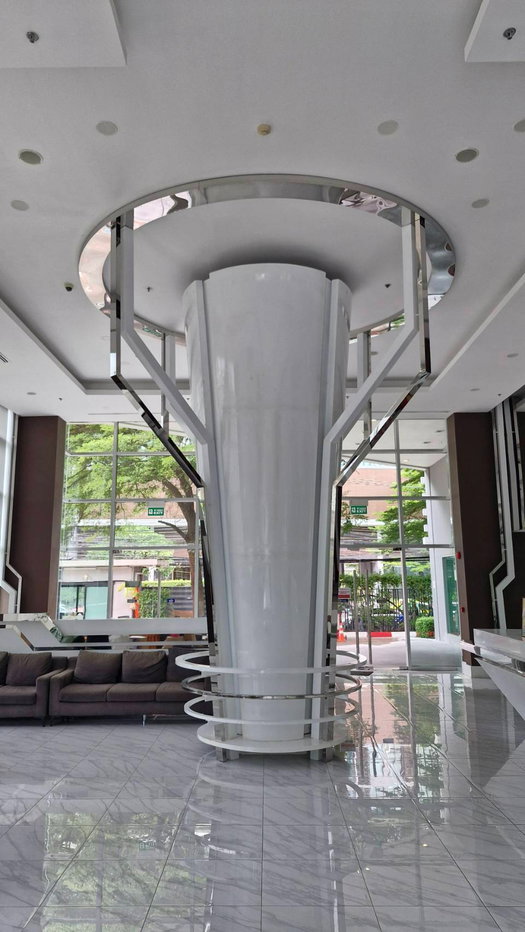 picture Next Step to MRT. Condo Life @ Ratchada Huay Kwang 125000 THB/month 30 sqm. Line ID : Adambma - 20/20